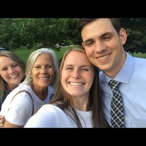 Meet your Posher, Brooke